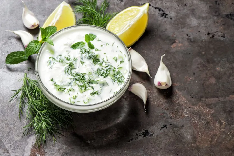 fit_dip_aglioerbe_knoblau_3.webp Fit Dip Aglio-Erbe (Knoblauch + Kräuter)
